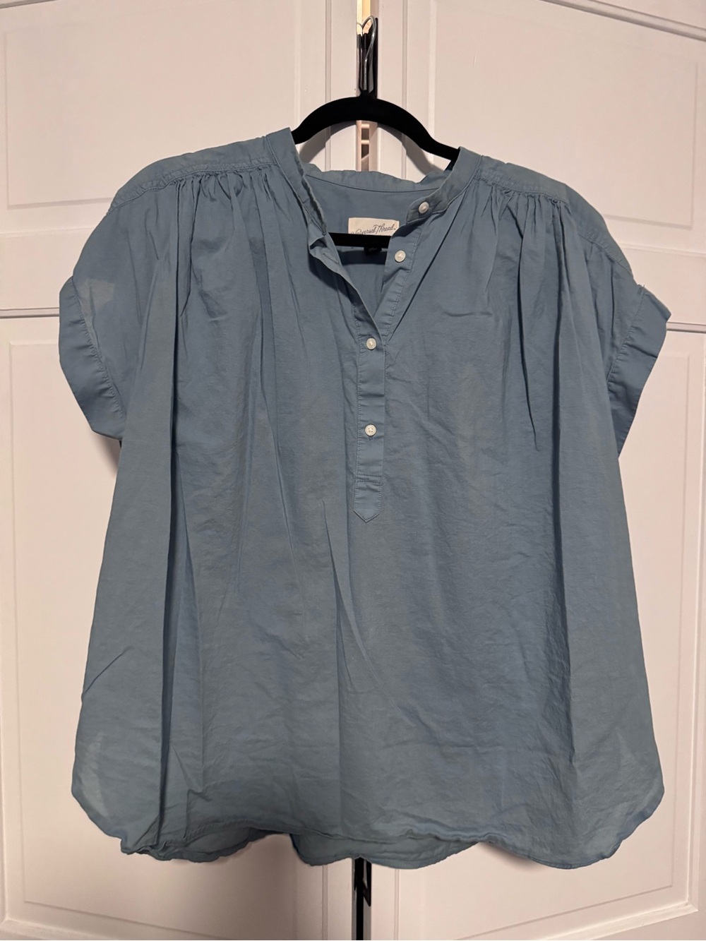 Universal Thread Light Blue Casual Button-Down Shirt